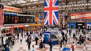 A Walk Through The London Victoria Station London England [upl. by Thalassa]